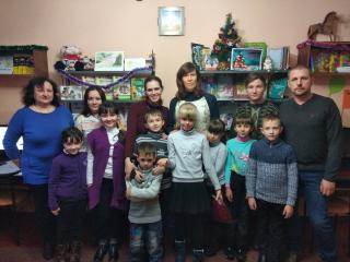 У бібліотеках Кам’янського читачів привітали зі святами